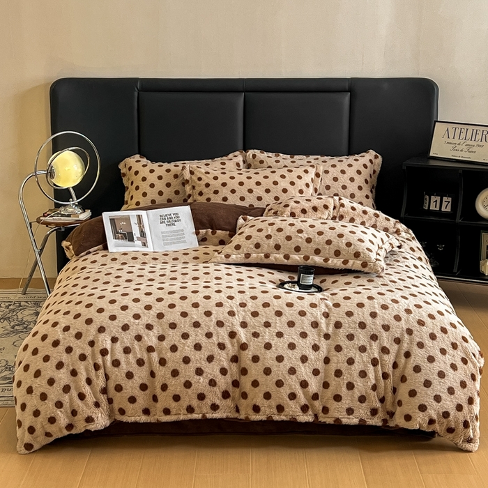 91家纺网 家纺一手货源 找家纺 仟网汇 2025新款亲肤舒适兔毛绒四件套 波点-咖