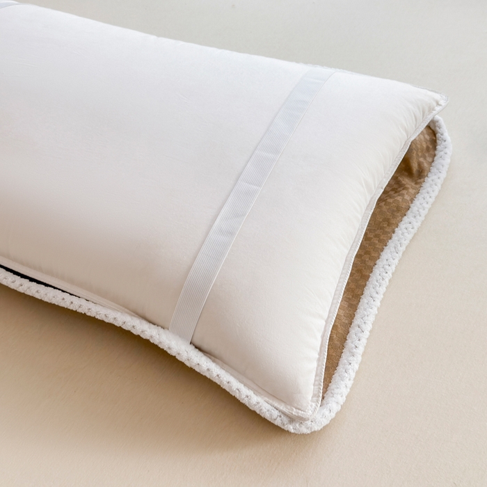 91家纺网 家纺一手货源 找家纺 翎盈家纺 2025新款云豆绒枕巾绑带款防滑枕巾 云豆绒-咖