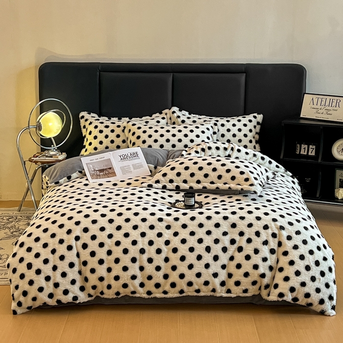 91家纺网 家纺一手货源 找家纺 仟网汇 2025新款亲肤舒适兔毛绒四件套 波点-奶白