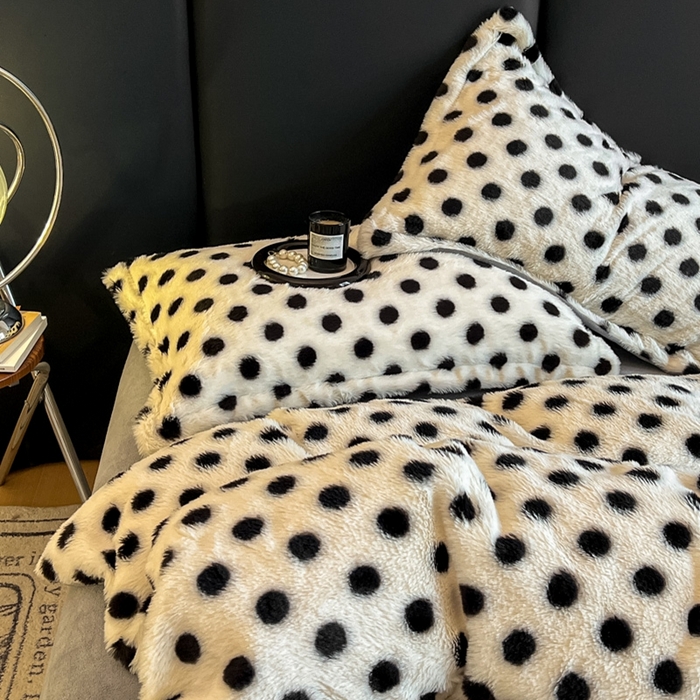 91家纺网 家纺一手货源 找家纺 仟网汇 2025新款亲肤舒适兔毛绒四件套 波点-奶白