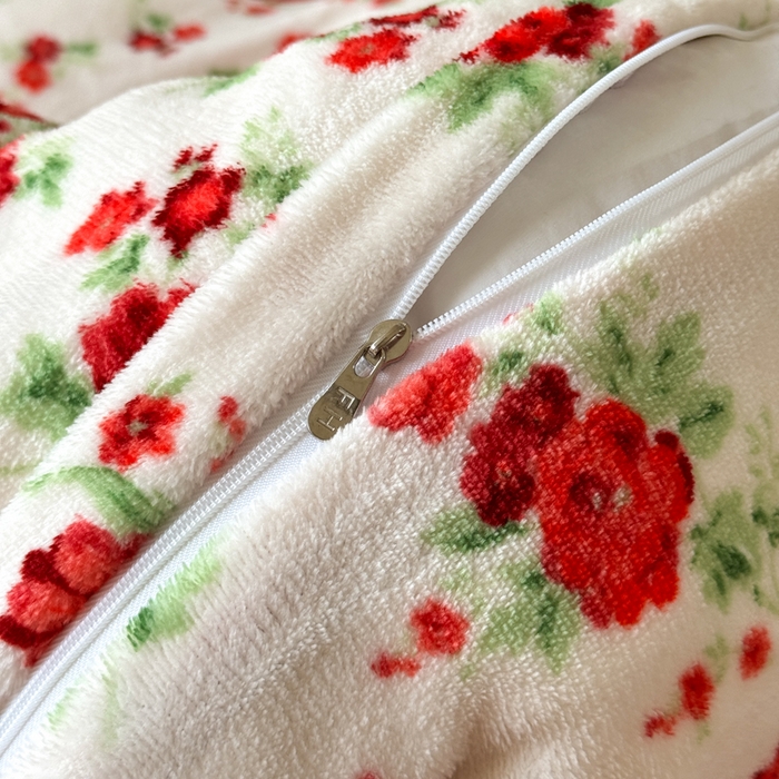 91家纺网 家纺一手货源 找家纺 繁花家居 2025新款亲肤舒适高克重全消光牛奶绒大红喜庆四件套直播 梨花落