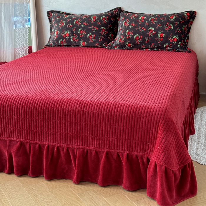 91家纺网 家纺一手货源 找家纺 繁花家居 2025新款亲肤舒适高克重全消光牛奶绒大红喜庆四件套直播 花妖