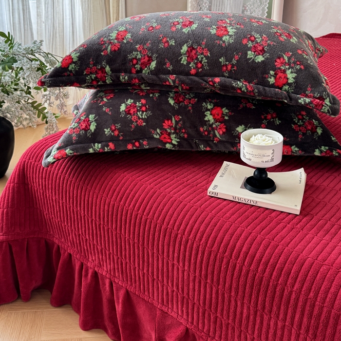 91家纺网 家纺一手货源 找家纺 繁花家居 2025新款亲肤舒适高克重全消光牛奶绒大红喜庆四件套直播 花妖