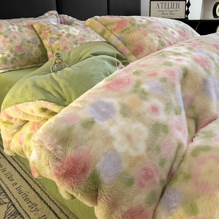 91家纺网 家纺一手货源 找家纺 仟网汇 2025新款亲肤舒适兔毛绒四件套 花满园