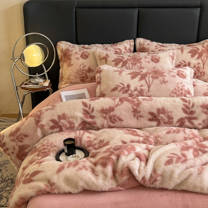 91家纺网 家纺一手货源 找家纺 仟网汇 2025新款亲肤舒适兔毛绒四件套 花语