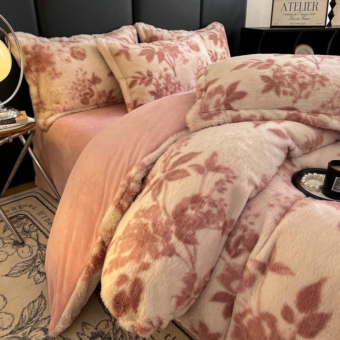 91家纺网 家纺一手货源 找家纺 仟网汇 2025新款亲肤舒适兔毛绒四件套 花语