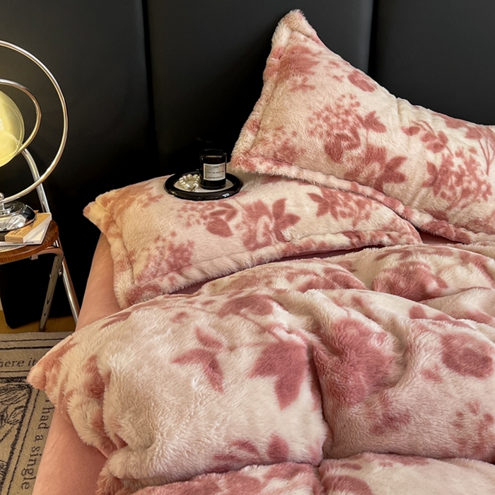 91家纺网 家纺一手货源 找家纺 仟网汇 2025新款亲肤舒适兔毛绒四件套 花语