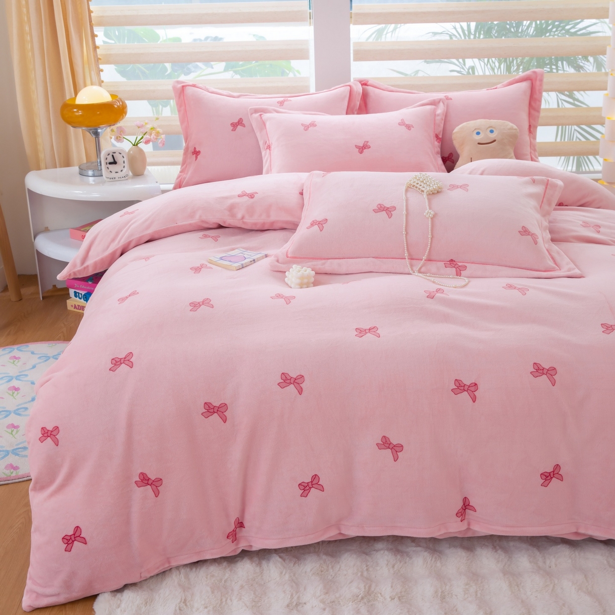 91家纺网 家纺一手货源 找家纺 卡迪亚家纺 2025新款金雕绒系列四件套 蝴蝶结