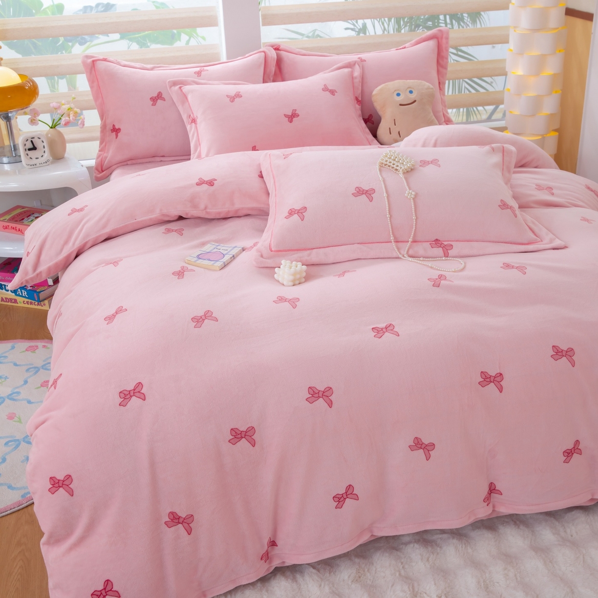 91家纺网 家纺一手货源 找家纺 卡迪亚家纺 2025新款金雕绒系列四件套 蝴蝶结