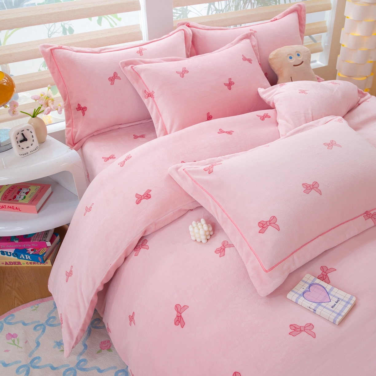 91家纺网 家纺一手货源 找家纺 卡迪亚家纺 2025新款金雕绒系列四件套 蝴蝶结