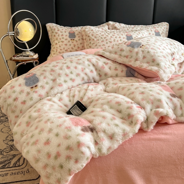 91家纺网 家纺一手货源 找家纺 仟网汇 2025新款亲肤舒适兔毛绒四件套 花园兔