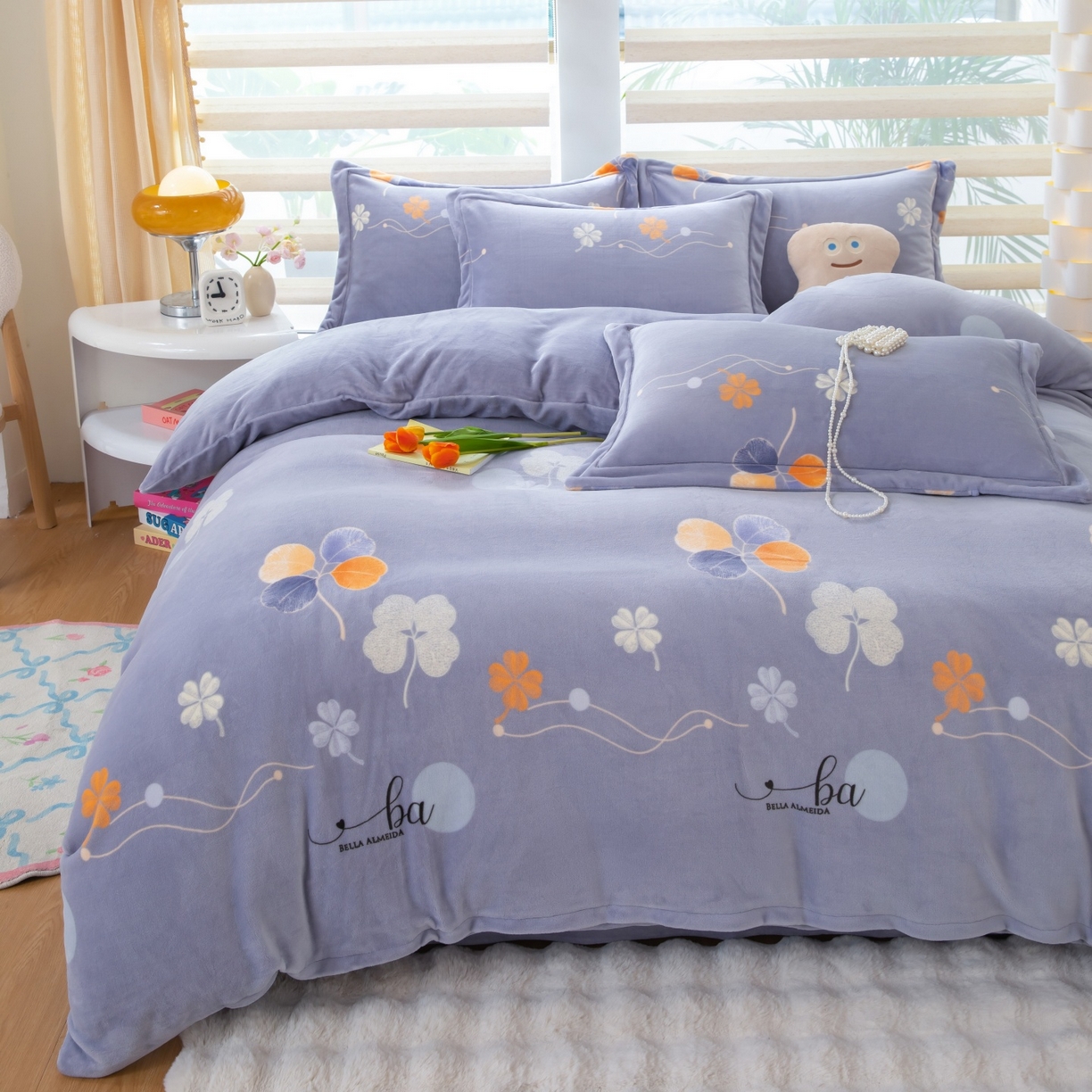 91家纺网 家纺一手货源 找家纺 卡迪亚家纺 2025新款金雕绒系列四件套 花开半夏