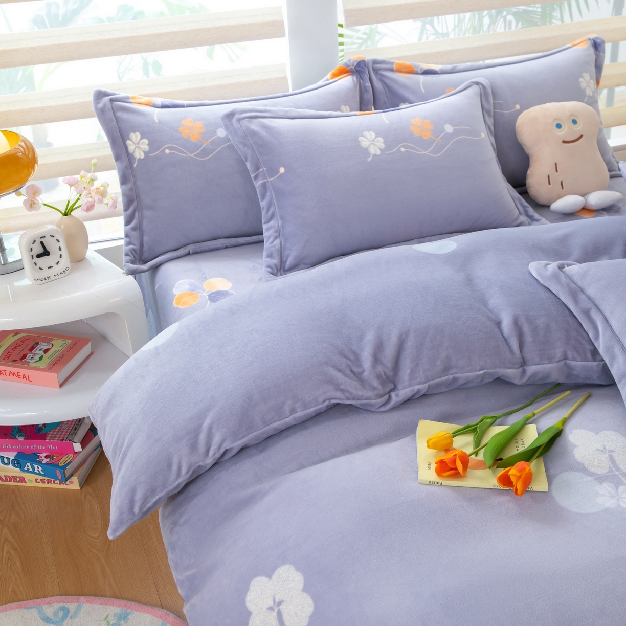 91家纺网 家纺一手货源 找家纺 卡迪亚家纺 2025新款金雕绒系列四件套 花开半夏