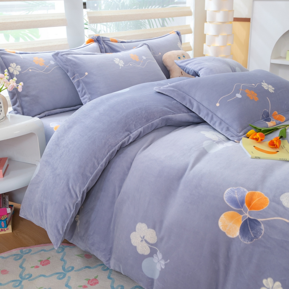 91家纺网 家纺一手货源 找家纺 卡迪亚家纺 2025新款金雕绒系列四件套 花开半夏