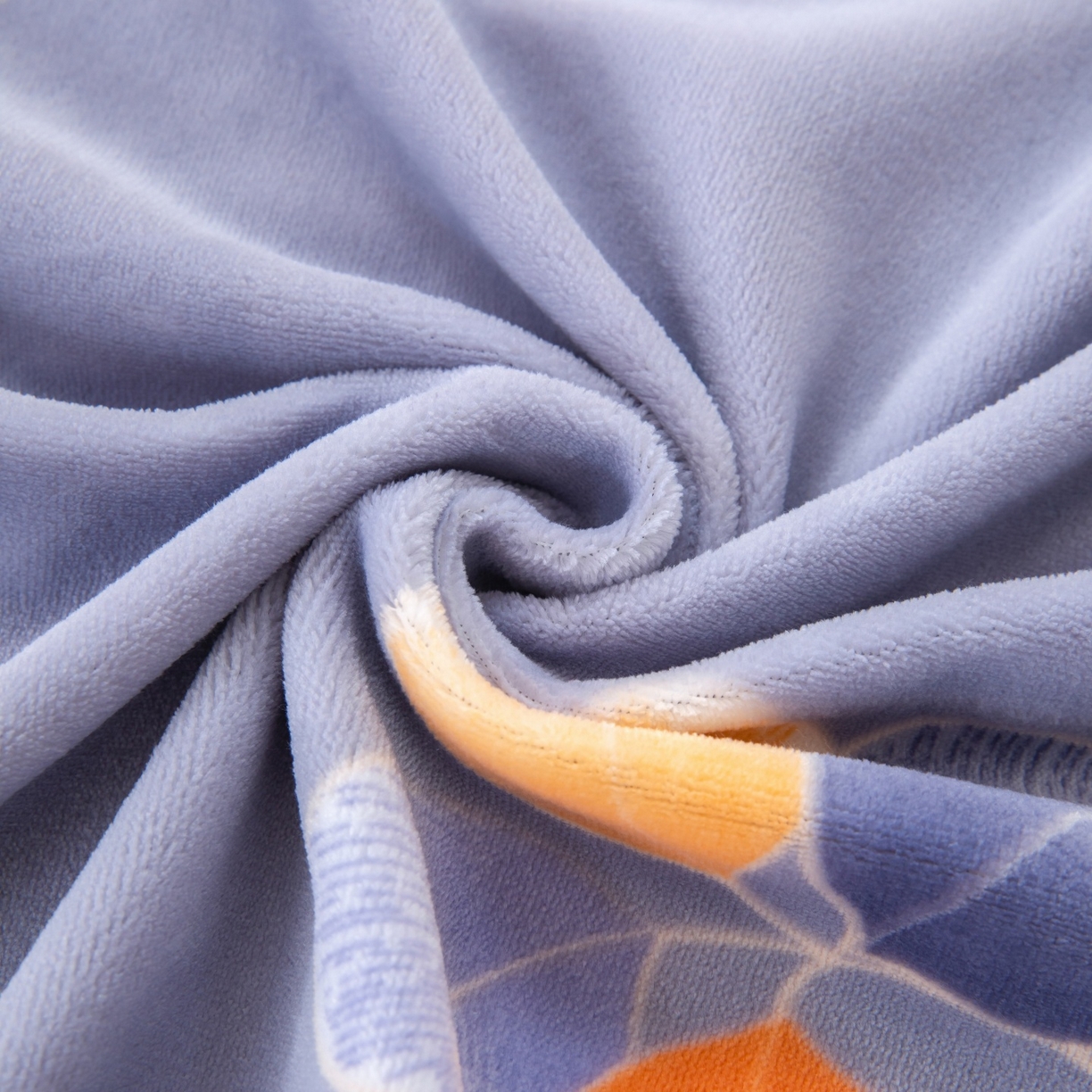 91家纺网 家纺一手货源 找家纺 卡迪亚家纺 2025新款金雕绒系列四件套 花开半夏