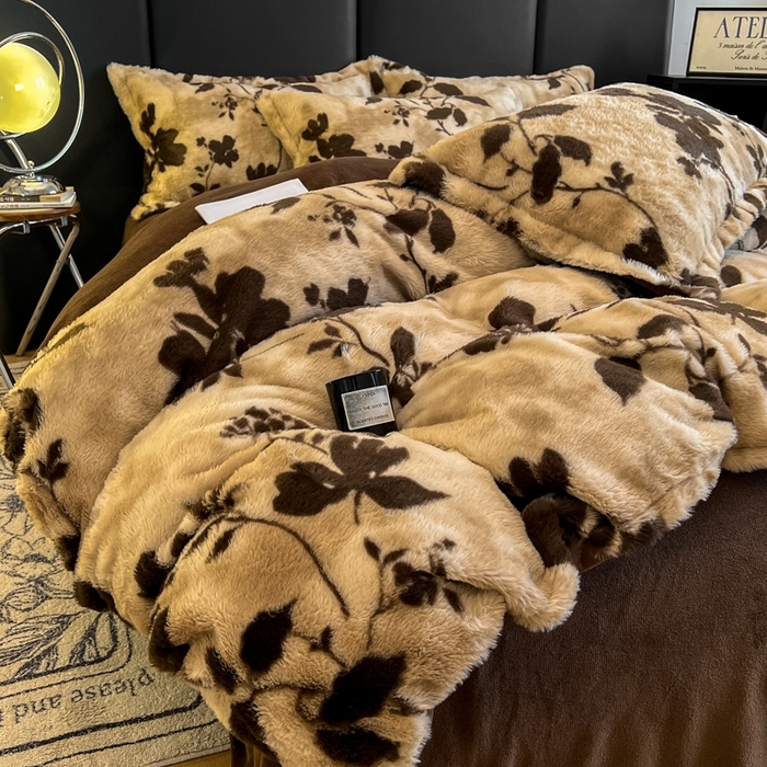 91家纺网 家纺一手货源 找家纺 仟网汇 2025新款亲肤舒适兔毛绒四件套 花枝-咖