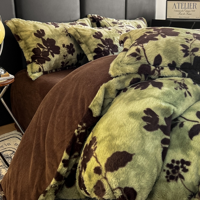 91家纺网 家纺一手货源 找家纺 仟网汇 2025新款亲肤舒适兔毛绒四件套 花枝-绿