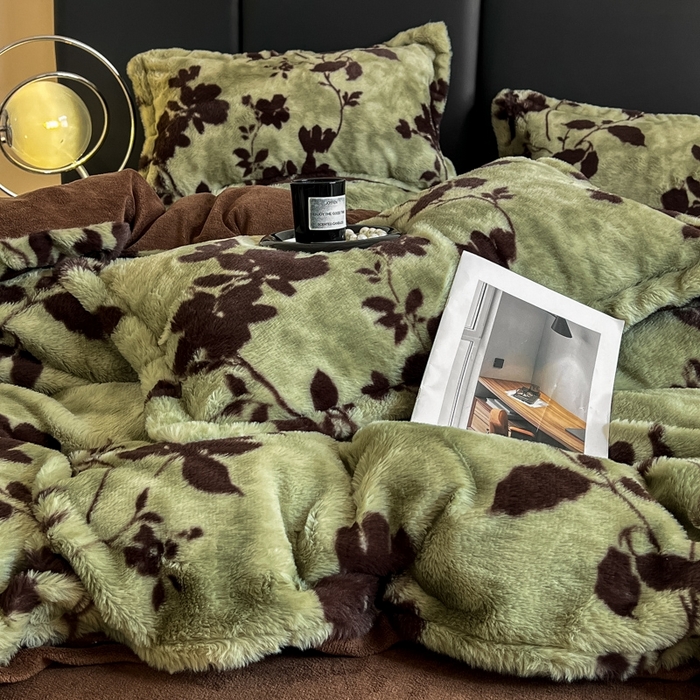 91家纺网 家纺一手货源 找家纺 仟网汇 2025新款亲肤舒适兔毛绒四件套 花枝-绿