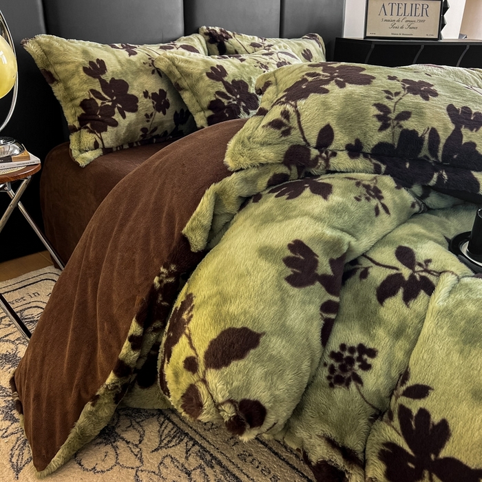 91家纺网 家纺一手货源 找家纺 仟网汇 2025新款亲肤舒适兔毛绒四件套 花枝-绿