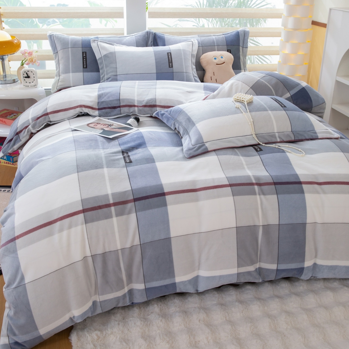 91家纺网 家纺一手货源 找家纺 卡迪亚家纺 2025新款金雕绒系列四件套 简格美