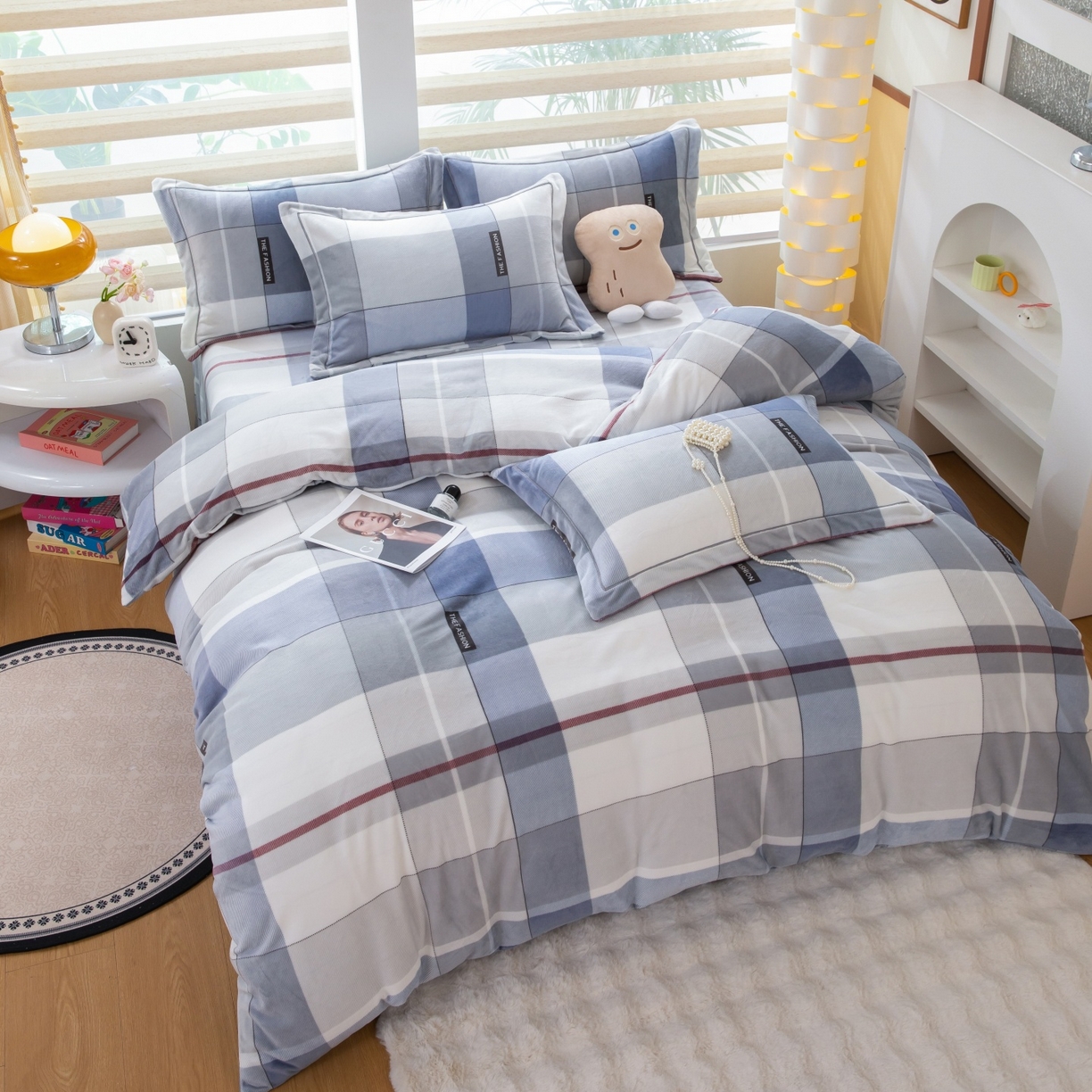 91家纺网 家纺一手货源 找家纺 卡迪亚家纺 2025新款金雕绒系列四件套 简格美