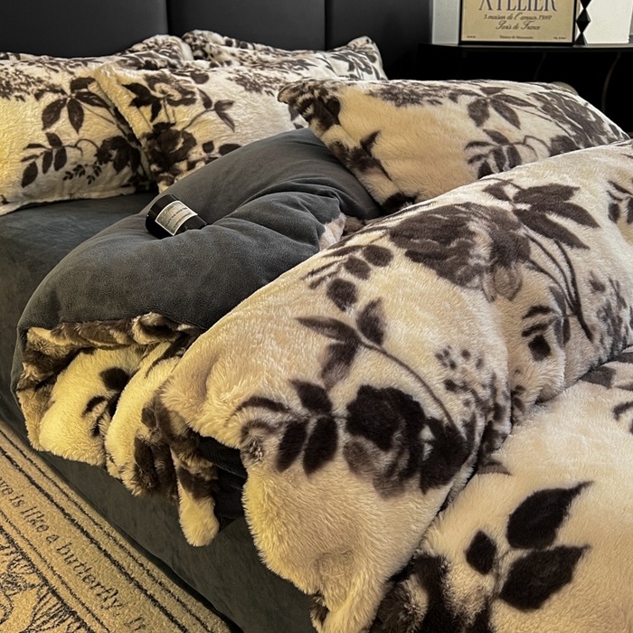 91家纺网 家纺一手货源 找家纺 仟网汇 2025新款亲肤舒适兔毛绒四件套 摩卡