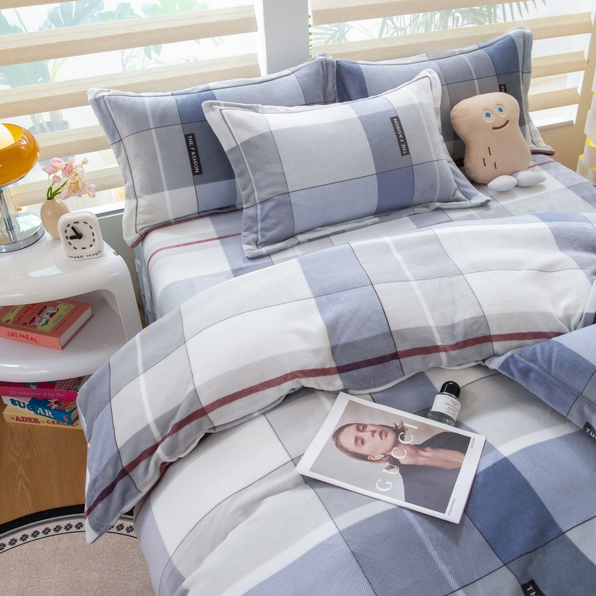 91家纺网 家纺一手货源 找家纺 卡迪亚家纺 2025新款金雕绒系列四件套 简格美