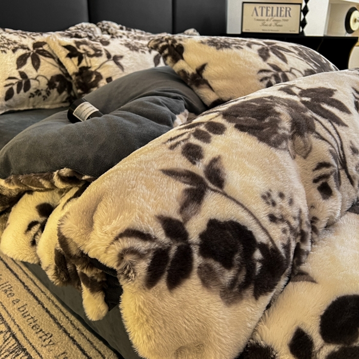 91家纺网 家纺一手货源 找家纺 仟网汇 2025新款亲肤舒适兔毛绒四件套 摩卡