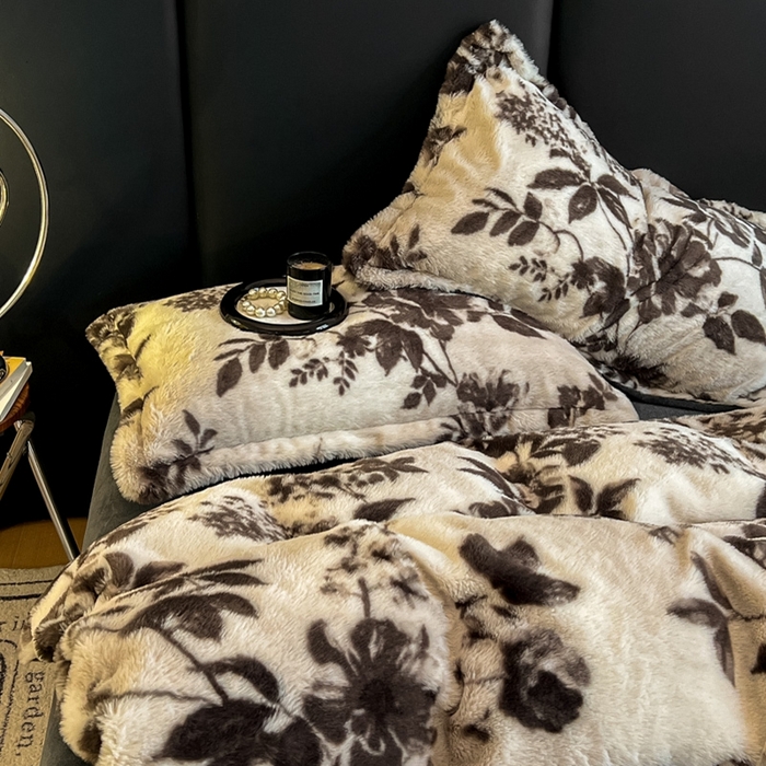 91家纺网 家纺一手货源 找家纺 仟网汇 2025新款亲肤舒适兔毛绒四件套 摩卡