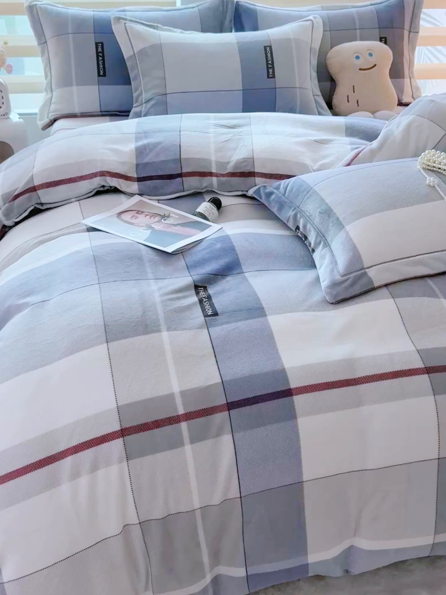 91家纺网 家纺一手货源 找家纺 卡迪亚家纺 2025新款金雕绒系列四件套 简格美