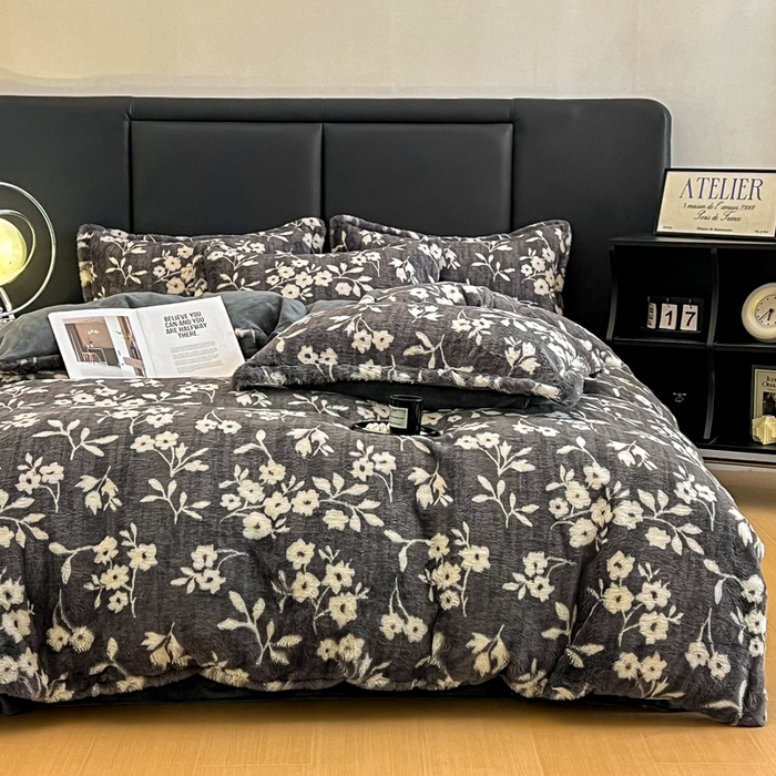 91家纺网 家纺一手货源 找家纺 仟网汇 2025新款亲肤舒适兔毛绒四件套 山茶花-灰