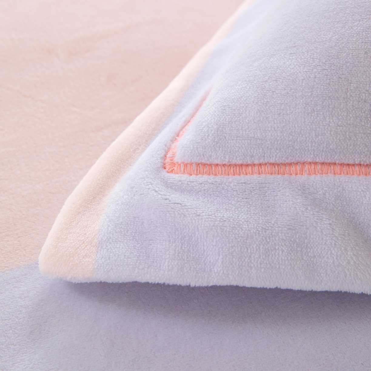 91家纺网 家纺一手货源 找家纺 卡迪亚家纺 2025新款金雕绒系列四件套 精彩世界