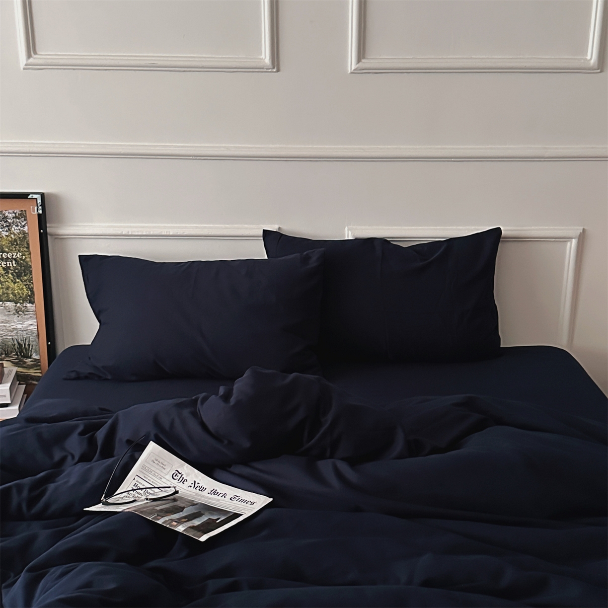 91家纺网 家纺一手货源 找家纺 柚可家居 2025新款40支水洗人字纹百分百全棉水洗人字纹四件套 少年与树（会员减5元） 少年与树（枕套藏蓝）