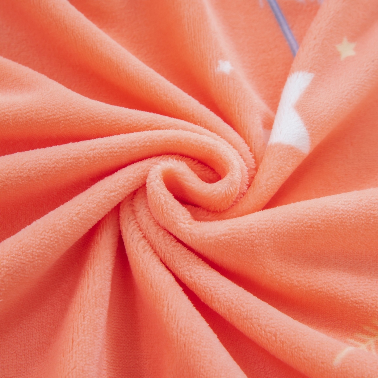 91家纺网 家纺一手货源 找家纺 卡迪亚家纺 2025新款金雕绒系列四件套 暖阳羽丝