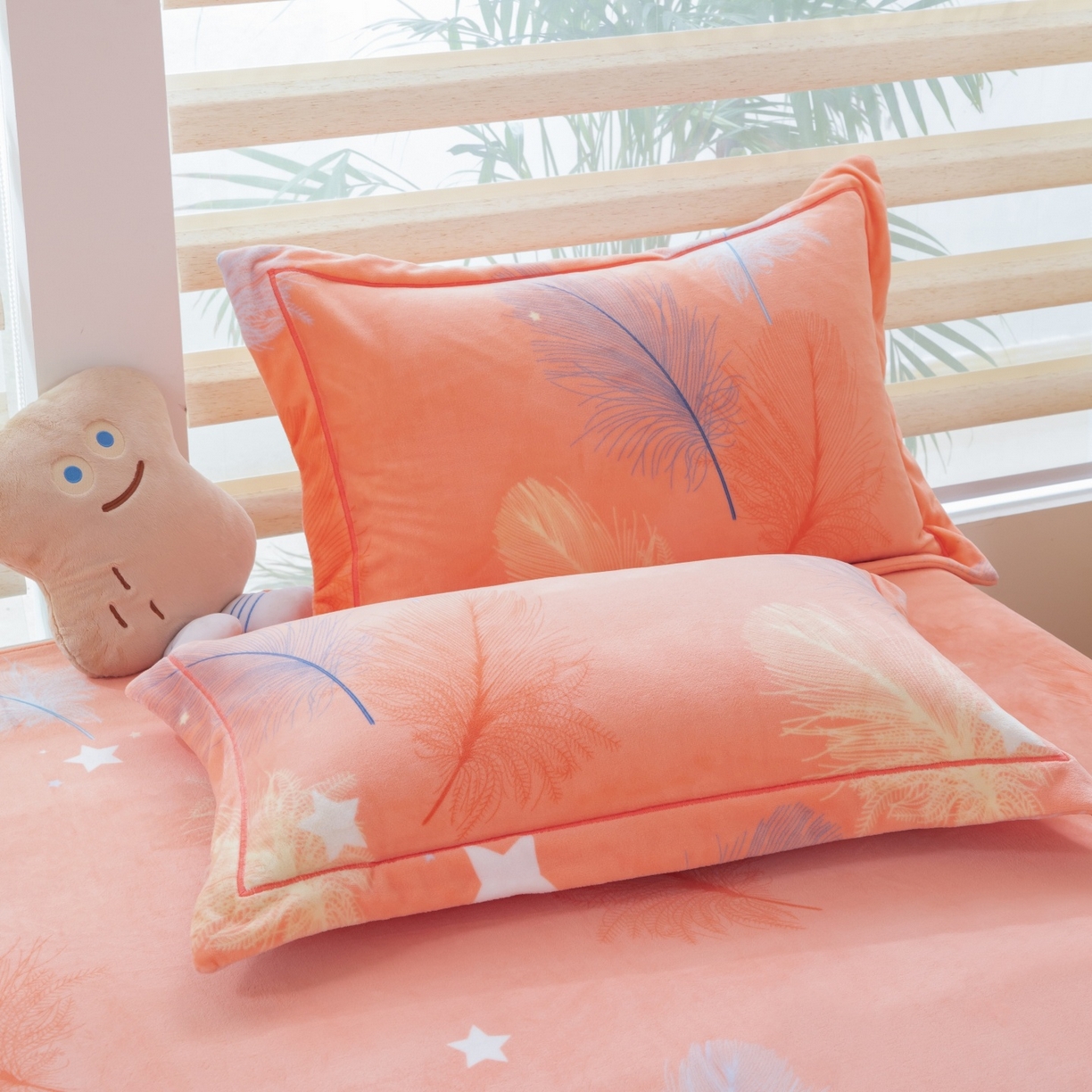 91家纺网 家纺一手货源 找家纺 卡迪亚家纺 2025新款金雕绒系列四件套 暖阳羽丝