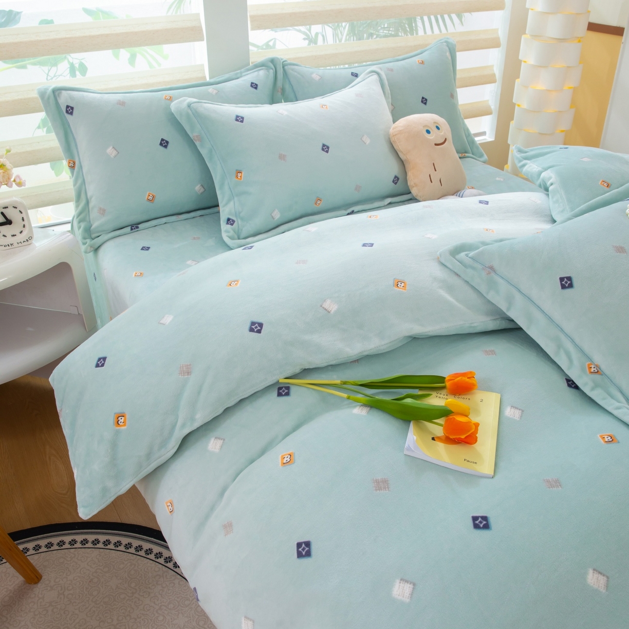 91家纺网 家纺一手货源 找家纺 卡迪亚家纺 2025新款金雕绒系列四件套 怦然心动-绿