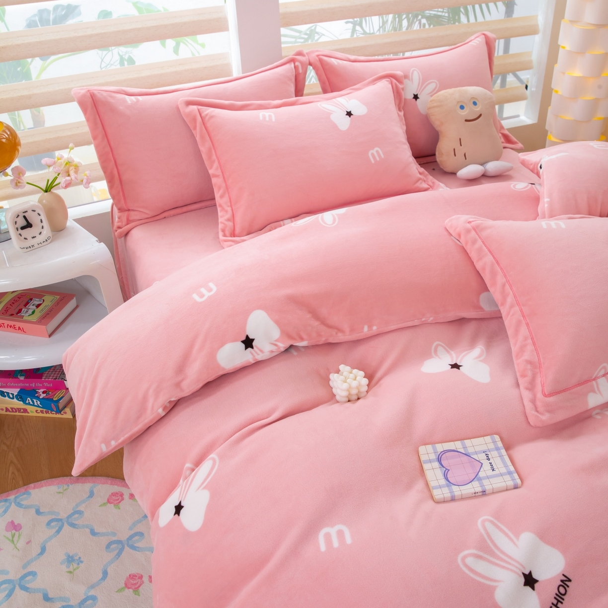 91家纺网 家纺一手货源 找家纺 卡迪亚家纺 2025新款金雕绒系列四件套 绅士范