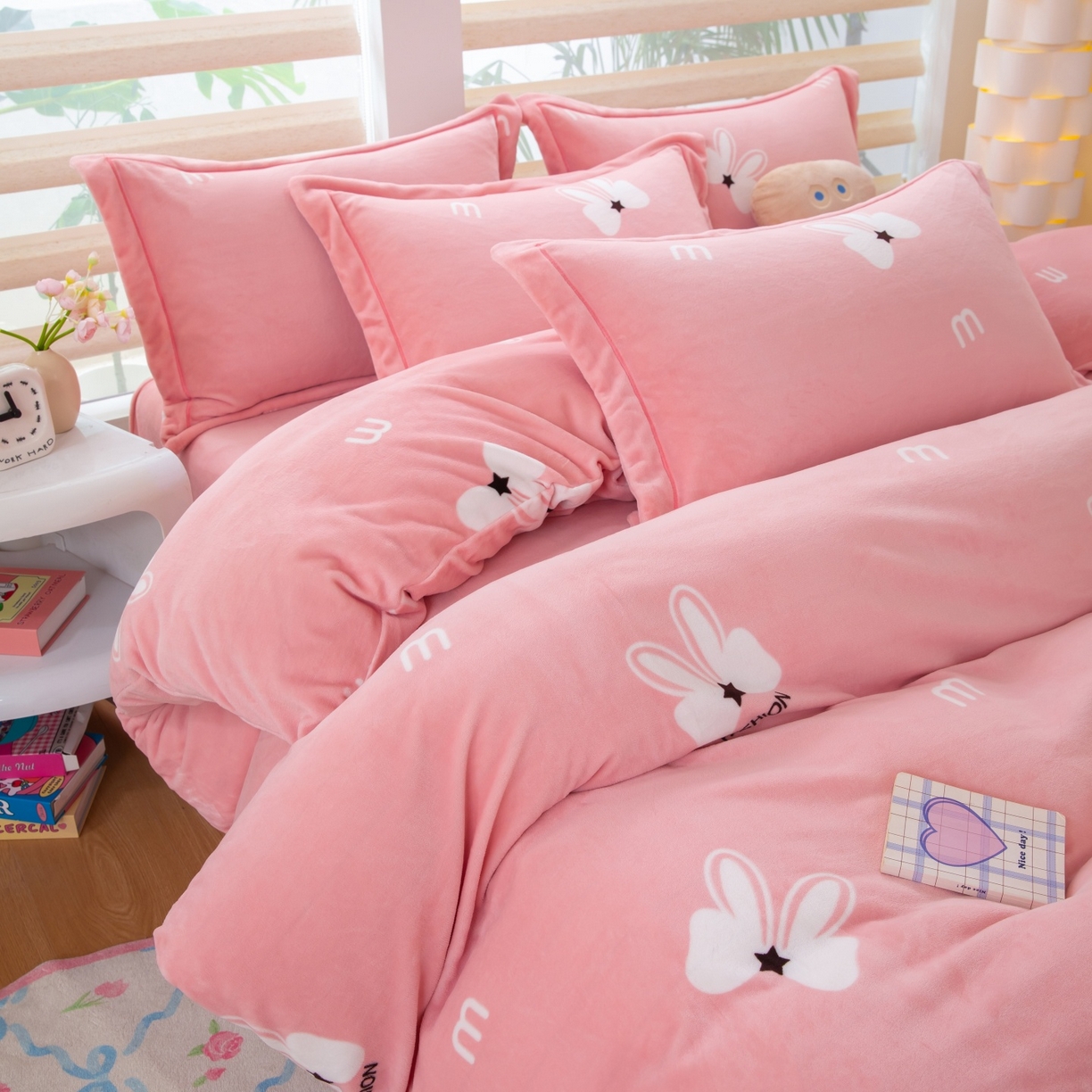 91家纺网 家纺一手货源 找家纺 卡迪亚家纺 2025新款金雕绒系列四件套 绅士范