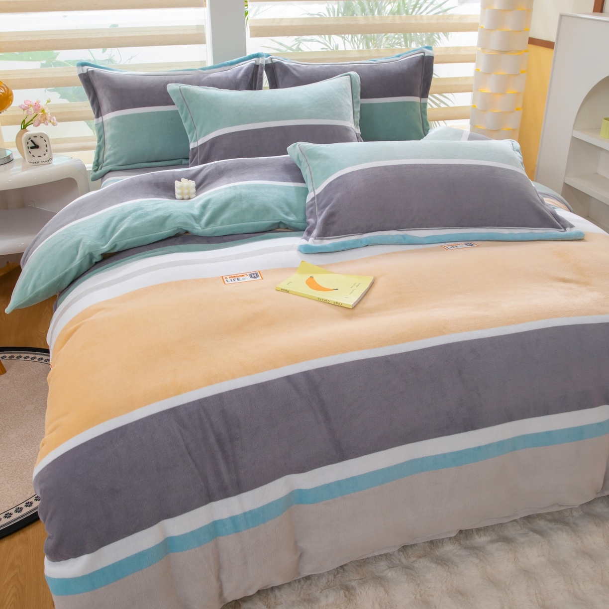 91家纺网 家纺一手货源 找家纺 卡迪亚家纺 2025新款金雕绒系列四件套 时光旅行