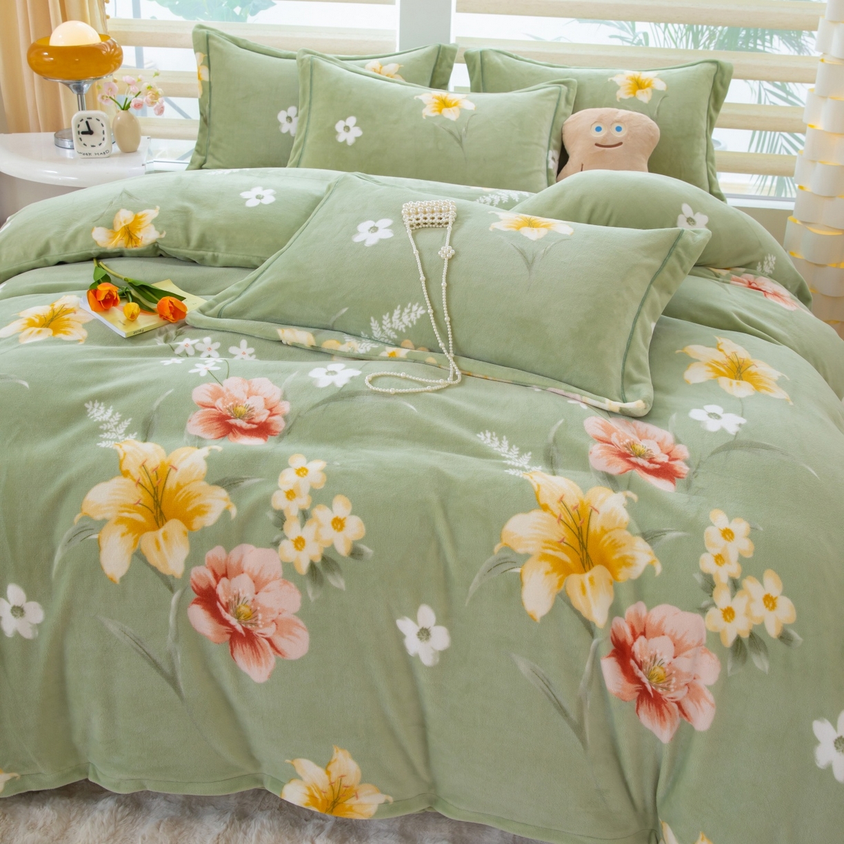 91家纺网 家纺一手货源 找家纺 卡迪亚家纺 2025新款金雕绒系列四件套 四季繁华