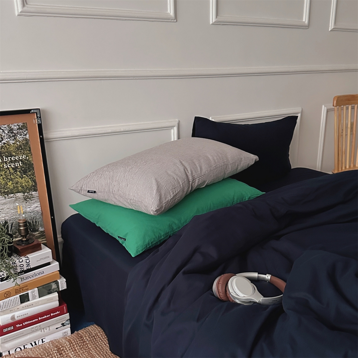 91家纺网 家纺一手货源 找家纺 柚可家居 2025新款40支水洗人字纹百分百全棉水洗人字纹四件套 少年与树（会员减5元） 少年与树（枕套藏蓝）