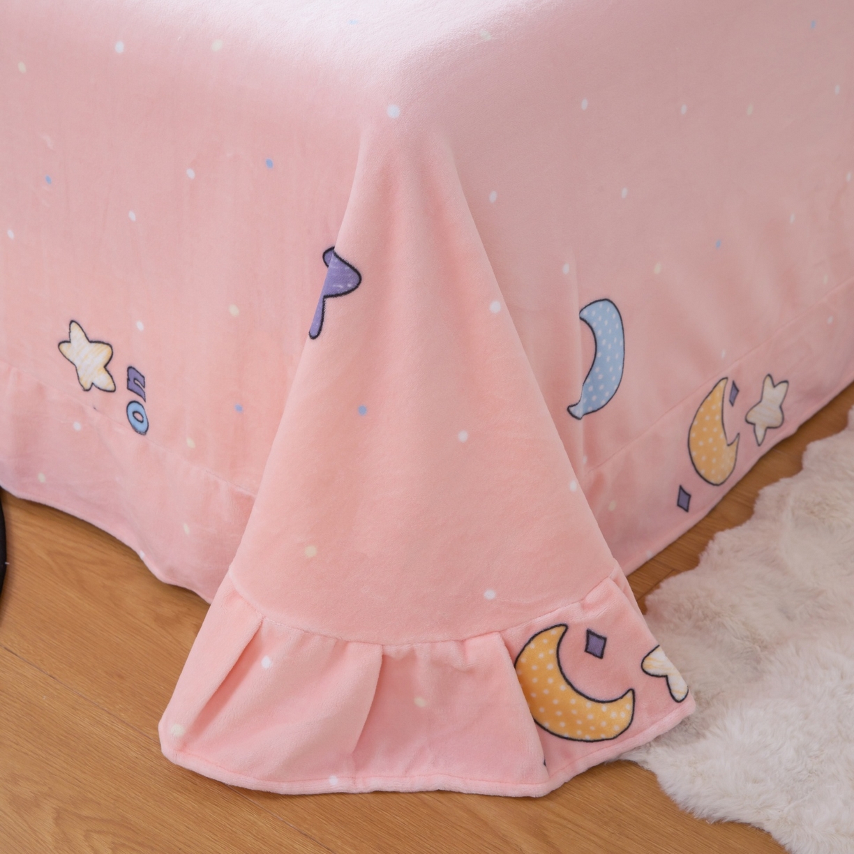 91家纺网 家纺一手货源 找家纺 卡迪亚家纺 2025新款金雕绒系列四件套 午夜星空