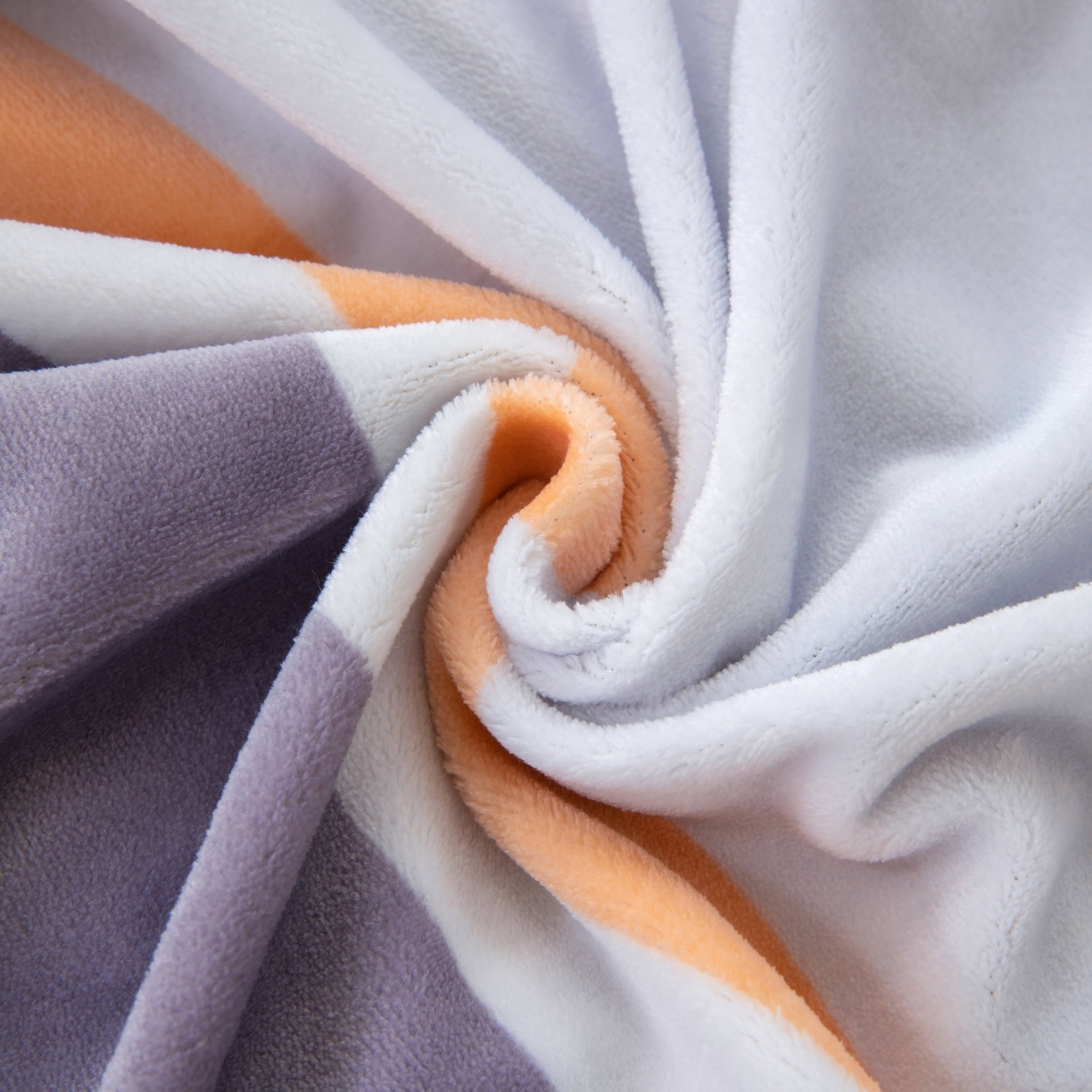 91家纺网 家纺一手货源 找家纺 卡迪亚家纺 2025新款金雕绒系列四件套 香伊爱情