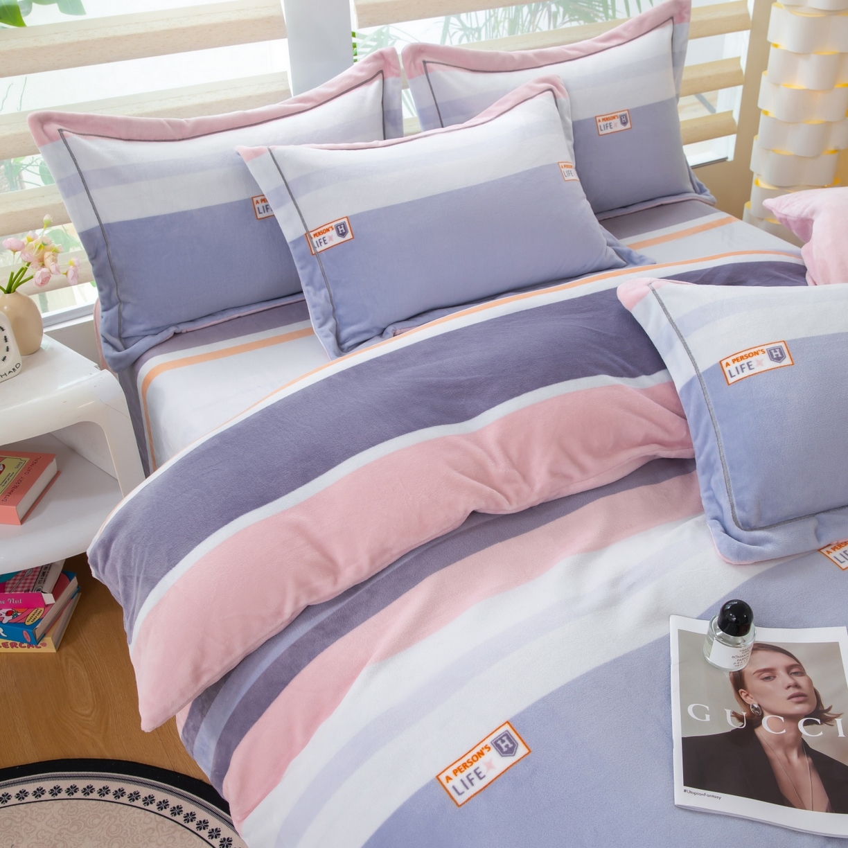 91家纺网 家纺一手货源 找家纺 卡迪亚家纺 2025新款金雕绒系列四件套 香伊爱情