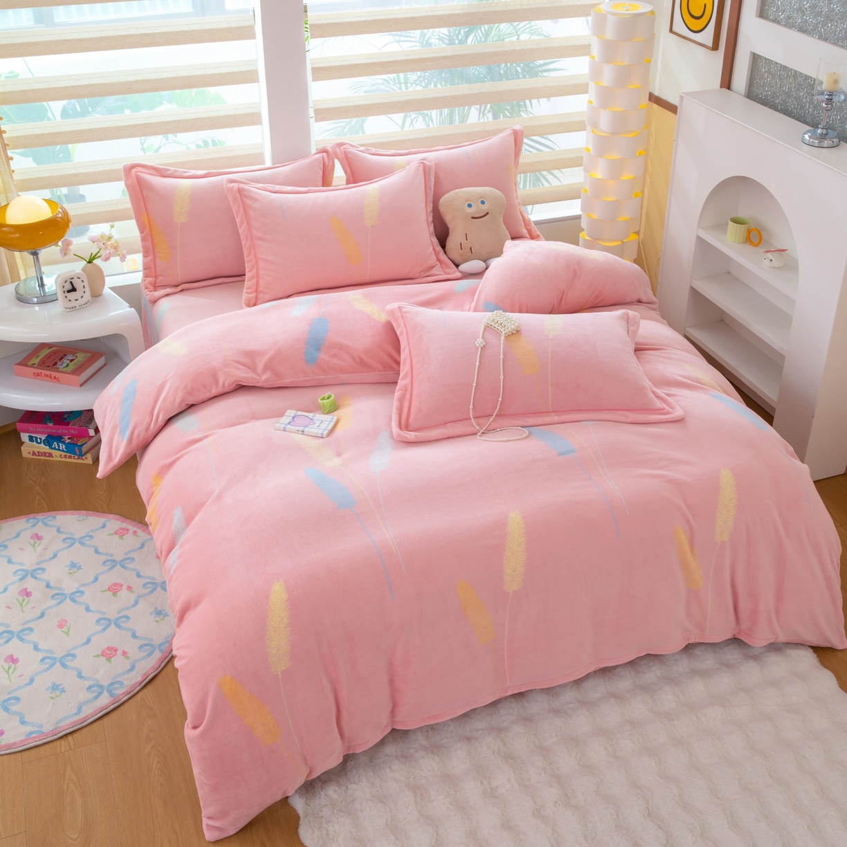 91家纺网 家纺一手货源 找家纺 卡迪亚家纺 2025新款金雕绒系列四件套 欣欣向荣