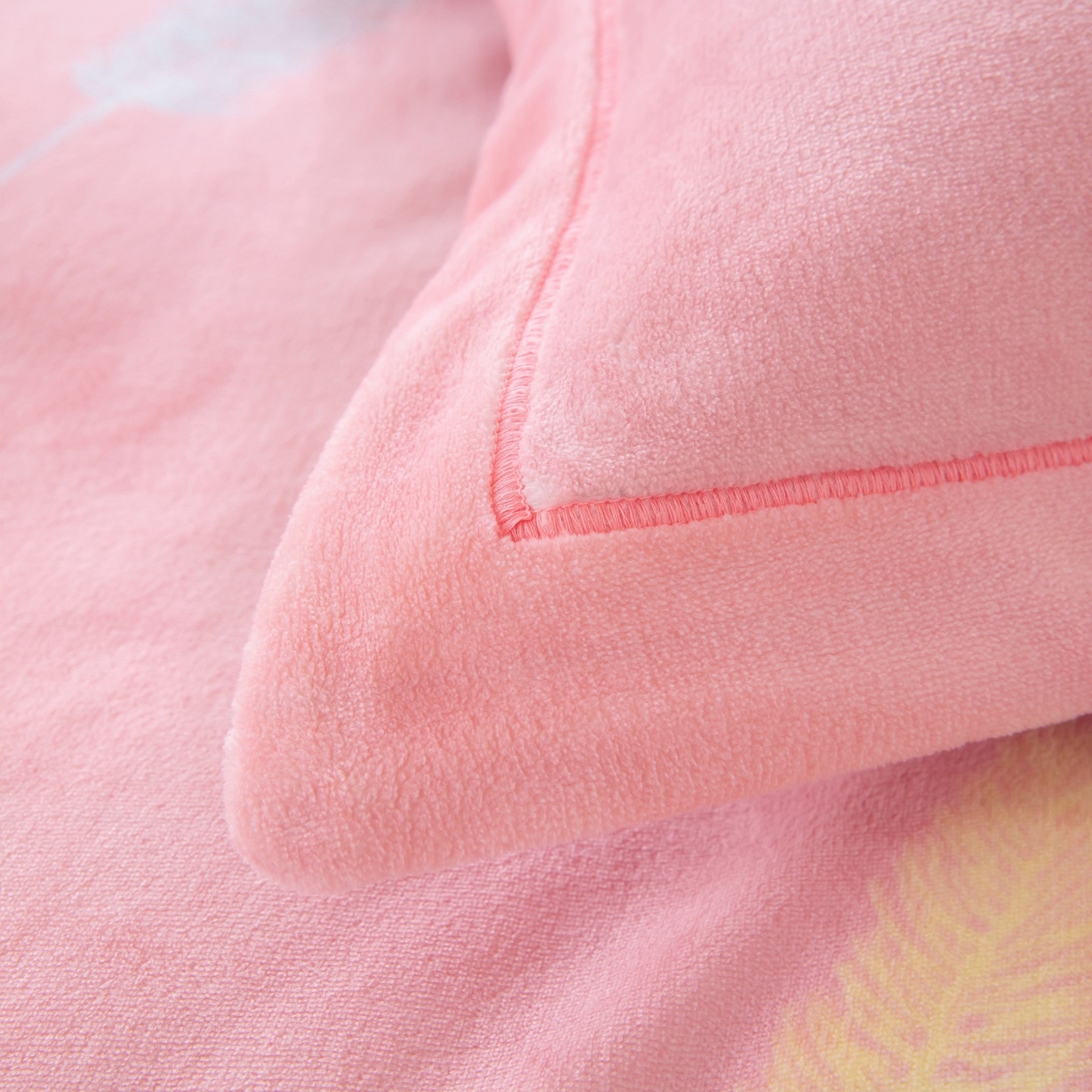 91家纺网 家纺一手货源 找家纺 卡迪亚家纺 2025新款金雕绒系列四件套 欣欣向荣