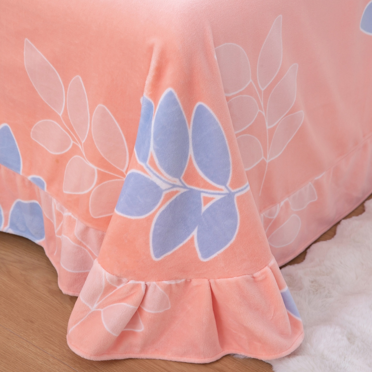 91家纺网 家纺一手货源 找家纺 卡迪亚家纺 2025新款金雕绒系列四件套 叶叶飘香