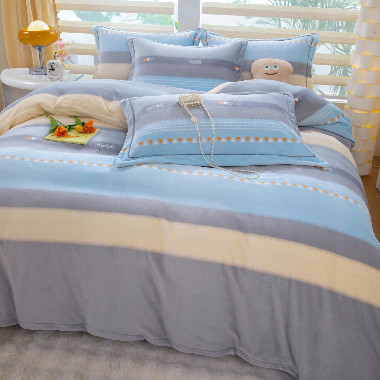 91家纺网 家纺一手货源 找家纺 卡迪亚家纺 2025新款金雕绒系列四件套 一见倾心