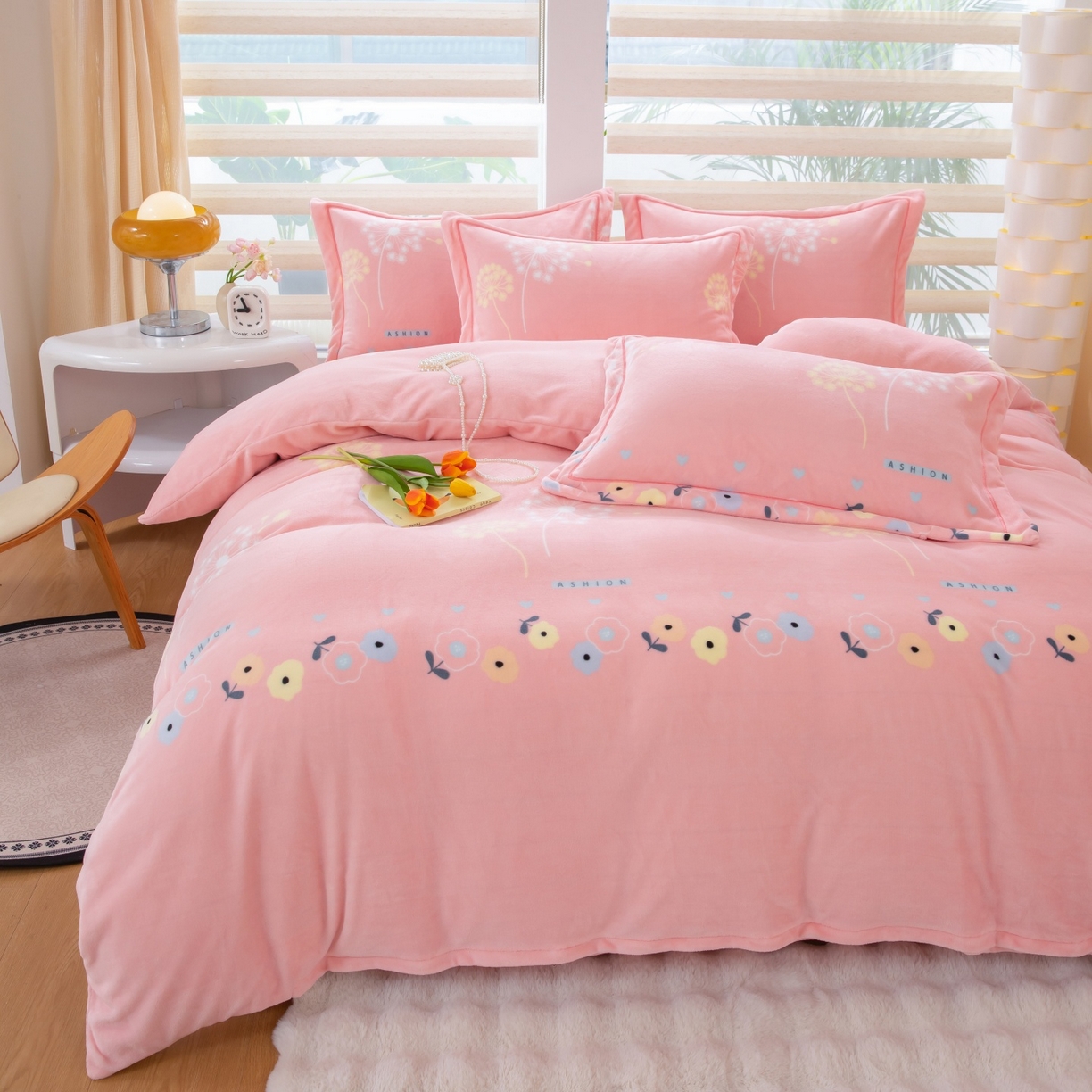 91家纺网 家纺一手货源 找家纺 卡迪亚家纺 2025新款金雕绒系列四件套 一路繁花