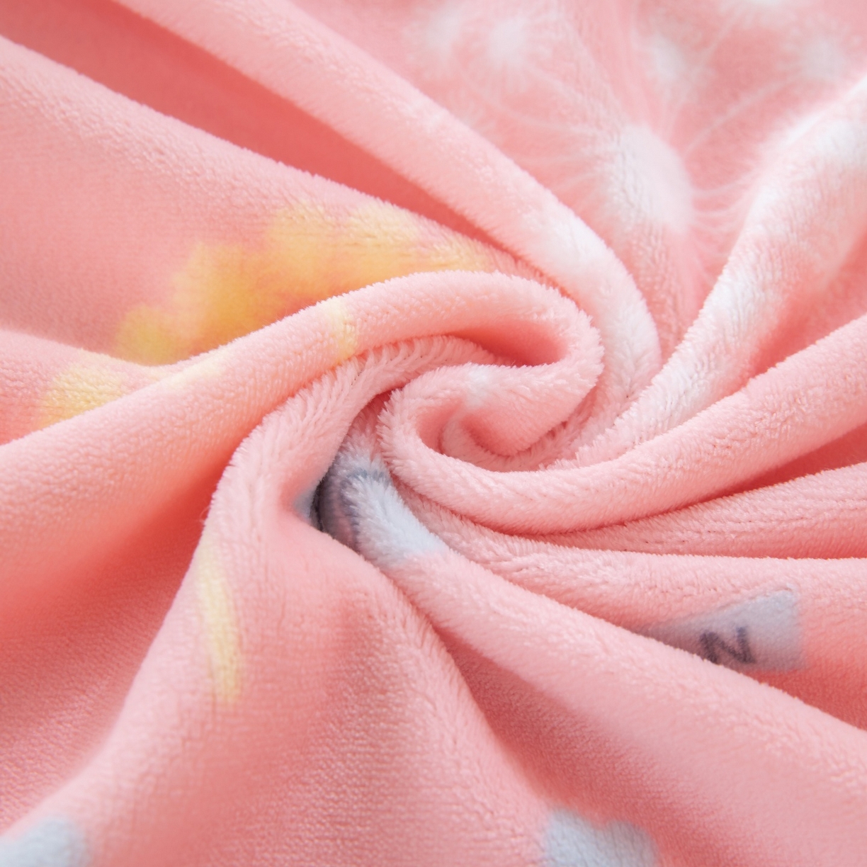 91家纺网 家纺一手货源 找家纺 卡迪亚家纺 2025新款金雕绒系列四件套 一路繁花